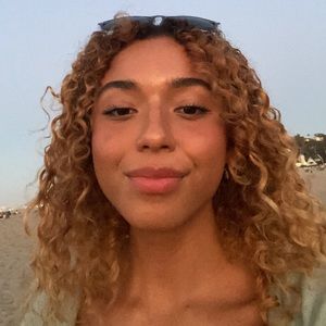 Meet your Posher, Jasmine